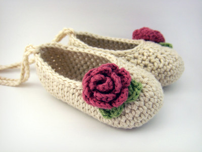 crochet-flower-booties